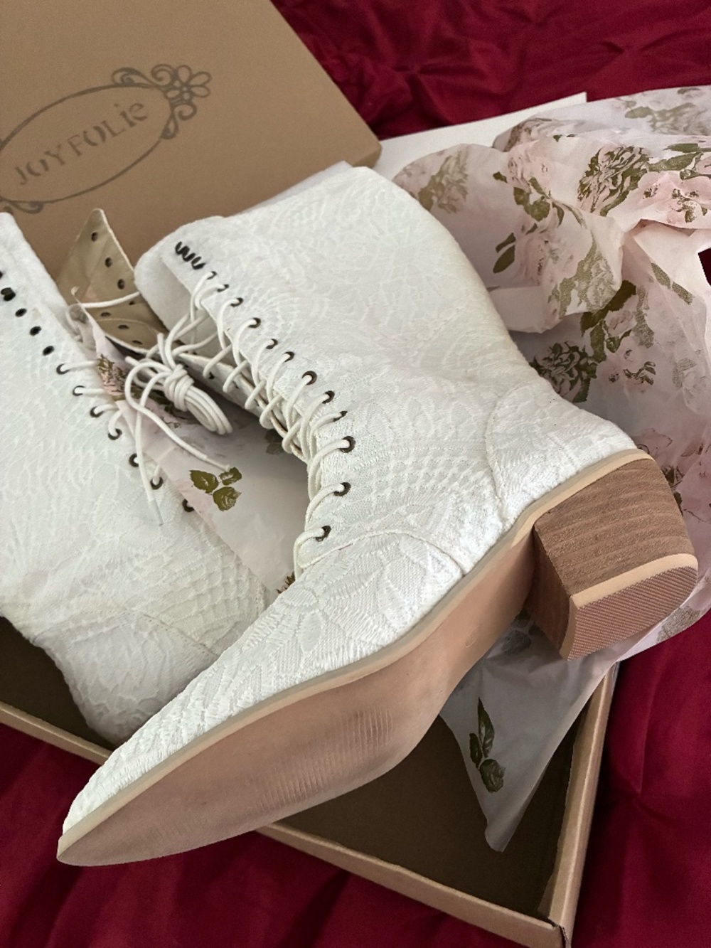 Tall Boot in Lace Lily Ivory - Picture 2 of 3